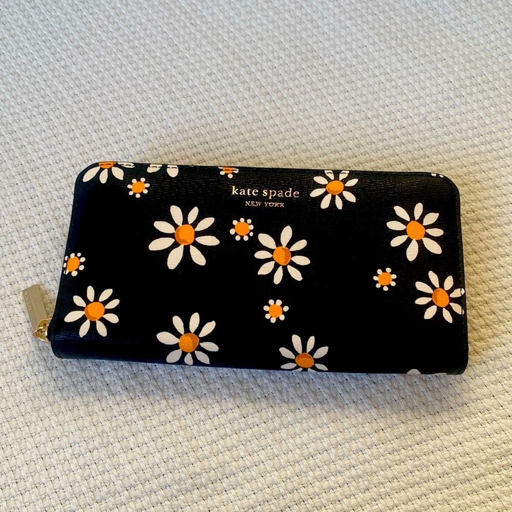Kate Spade Spencer Daisy Dots Zip-around Continental Wallet